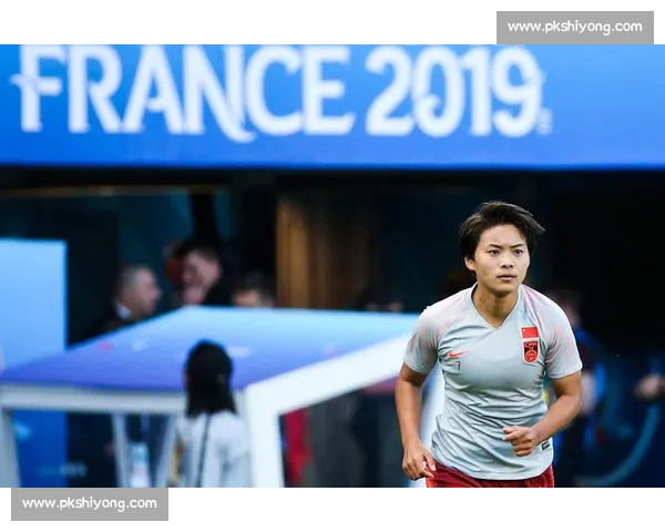 中国女足黄金阵容出征东亚杯 王霜张琳艳领衔剑指佳绩 中国女足黄金阵容出征东亚杯 王霜张琳艳领衔剑指佳绩