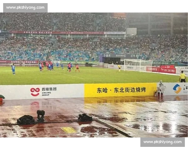 五机编队掠过苏超赛场!国产飞机硬核助威点燃主场 五机编队掠过苏超赛场!国产飞机硬核助威点燃主场