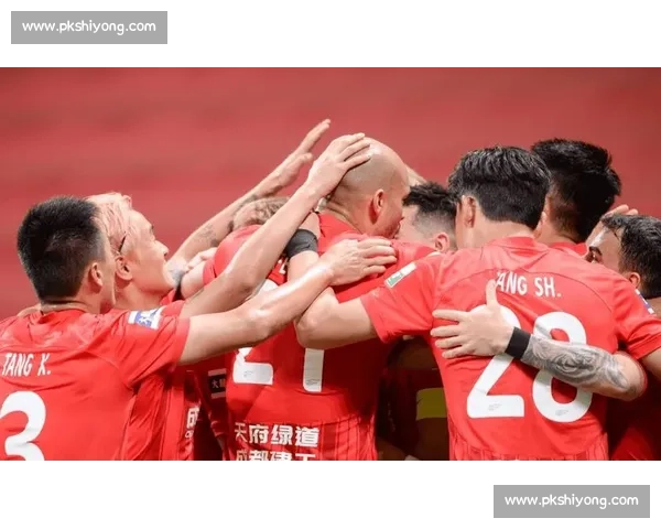 4-1 逆转登顶!成都蓉城 30 分钟狂轰 3 球打懵海港 4-1 逆转登顶!成都蓉城 30 分钟狂轰 3 球打懵海港