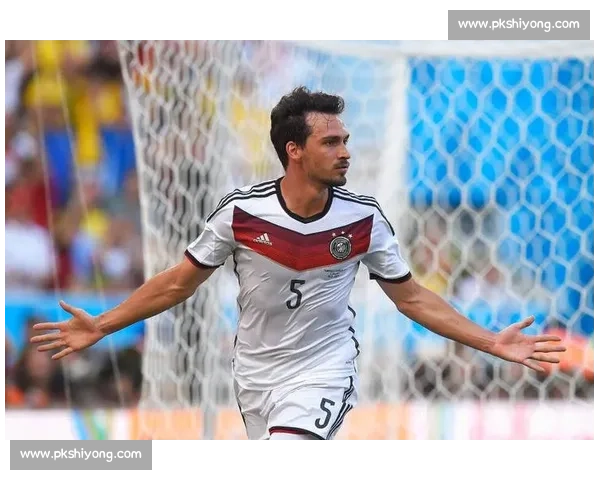 德国队致敬胡梅尔斯:外脚背传奇,感恩同行 德国队致敬胡梅尔斯:外脚背传奇,感恩同行