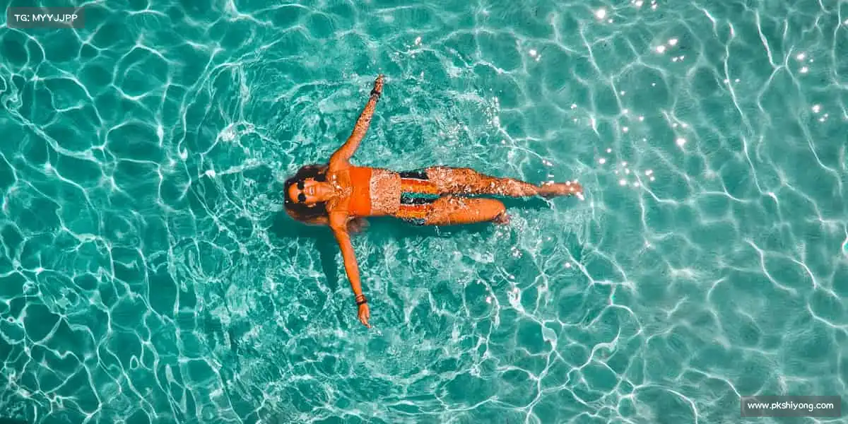 <strong>ued官网</strong>🎾挥动球拍，追逐热爱 —— 每一次击球，都是对生活的全力以赴！